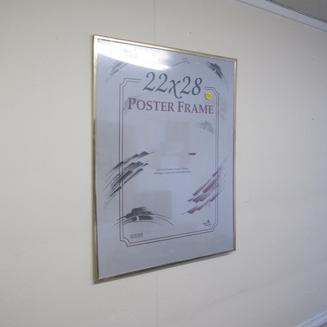 Uniek 22x28in Poster Frame (Gold)