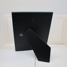 Load image into Gallery viewer, Malden 5x7&quot; green man made leather frame

