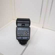 Load image into Gallery viewer, Canon Speed Light 420 EZ
